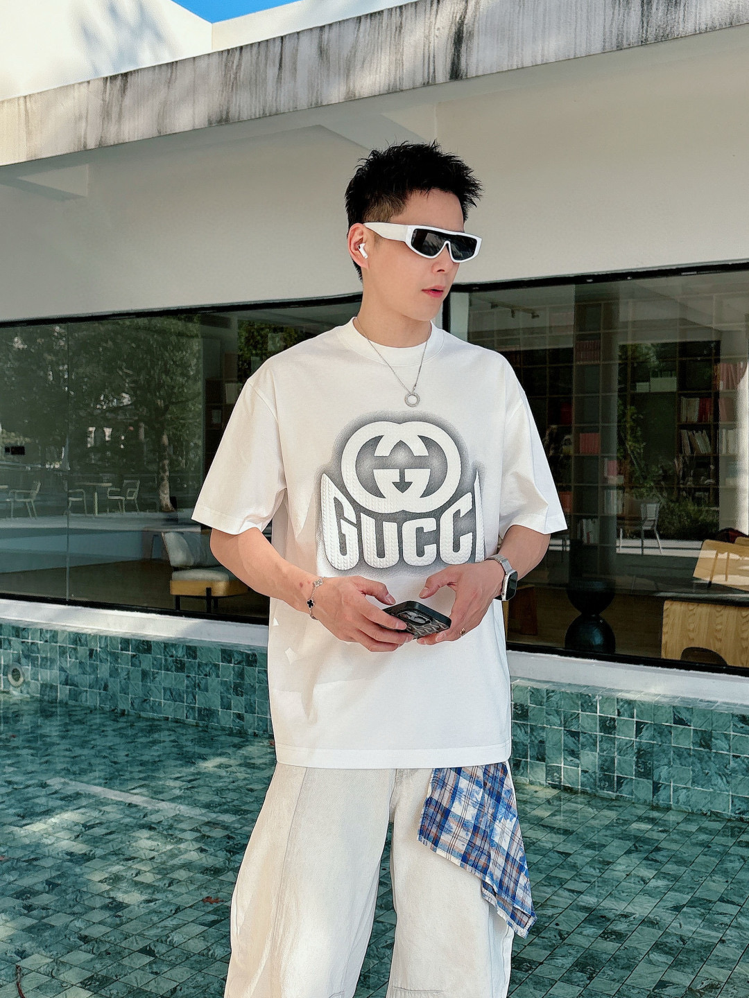 구찌 남자 반팔티