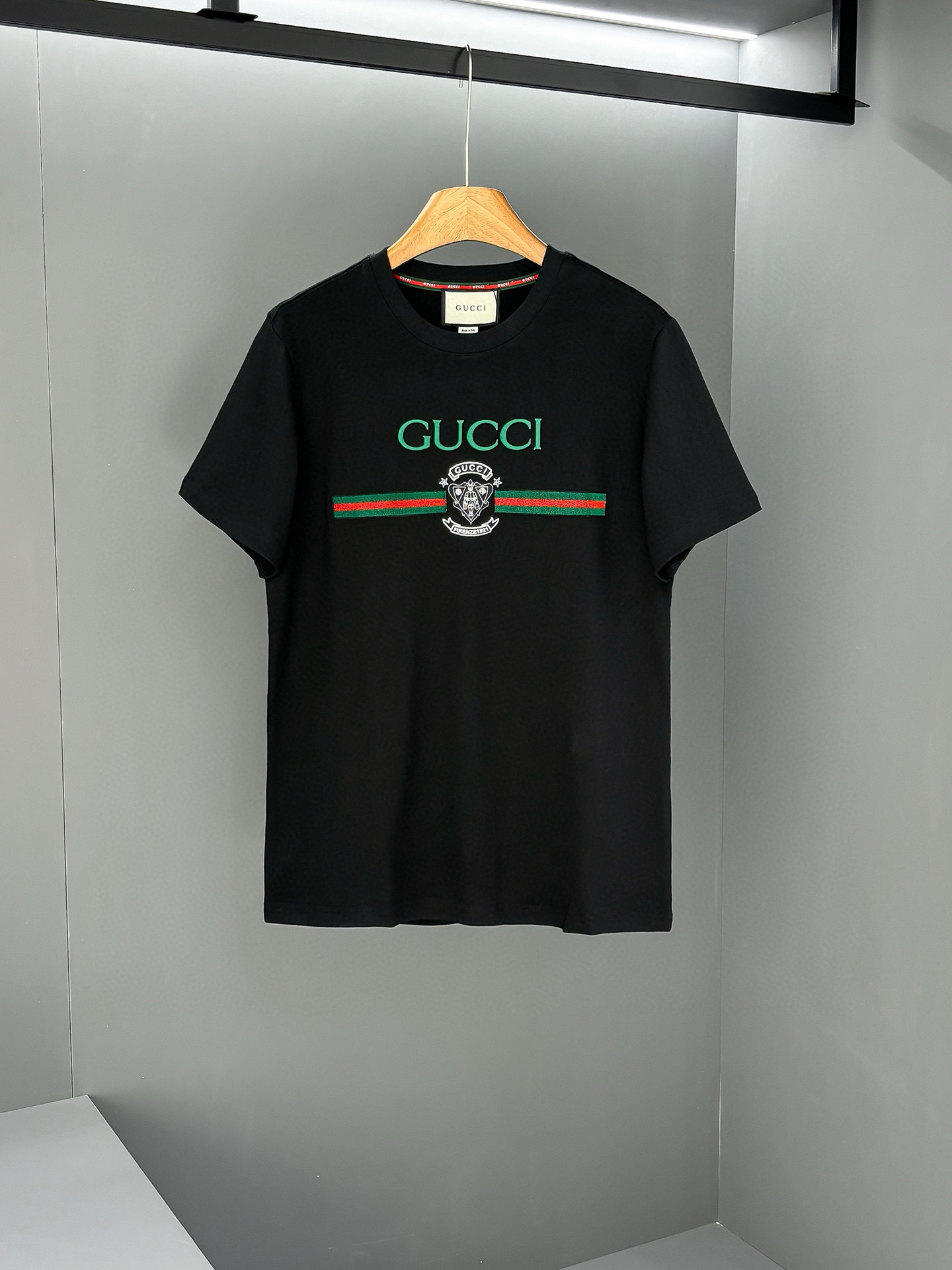 구찌 남자 반팔티