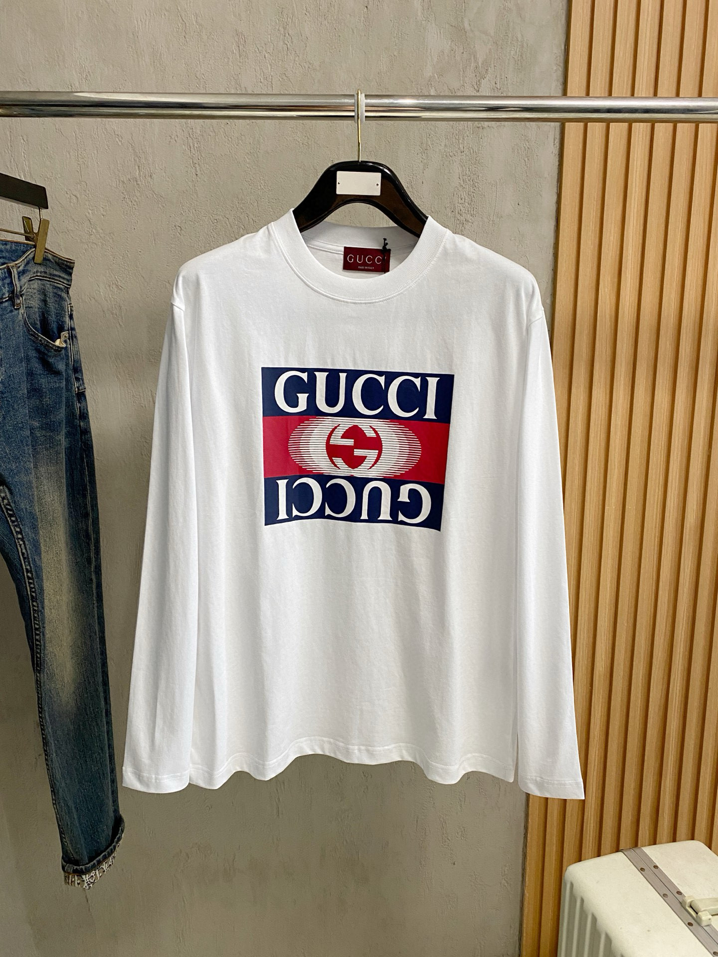 구찌 남자 반팔티