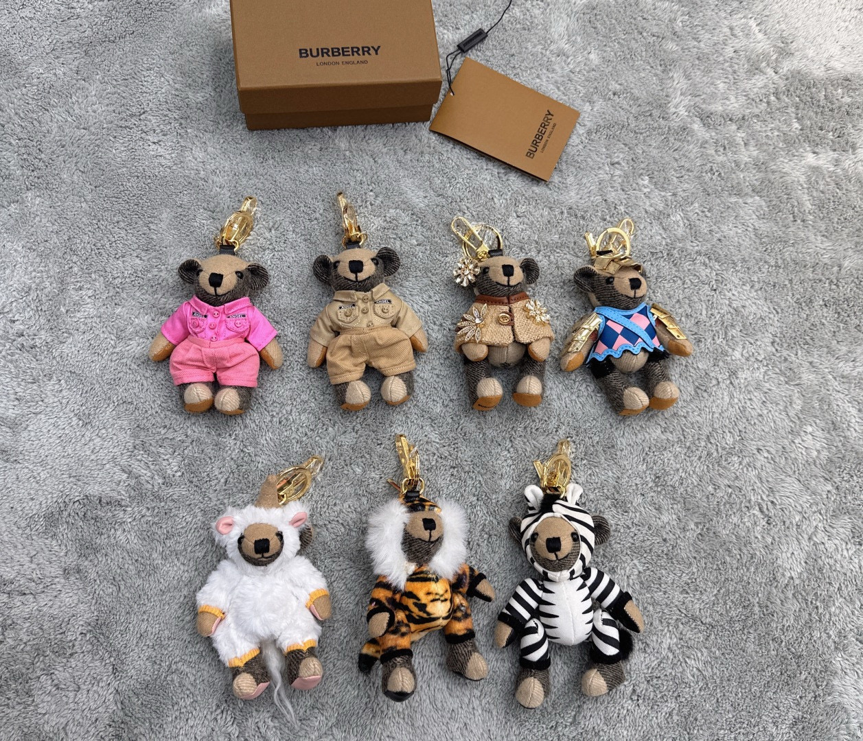 버버리 84가지 12CM 열쇠고리 키링