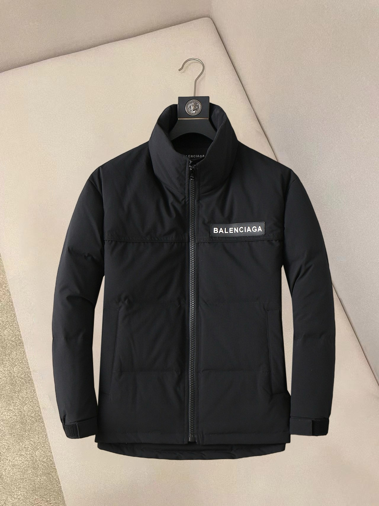 발렌시아가 남자 패딩