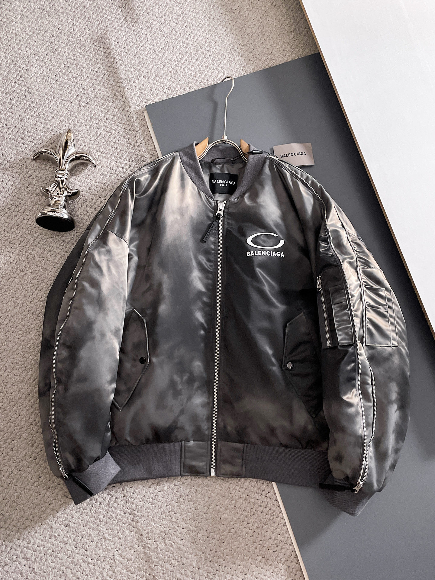 발렌시아가 남자 패딩