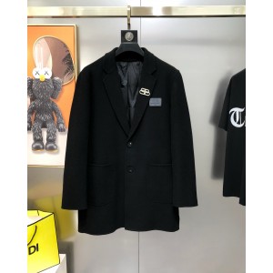 발렌시아가 남자 패딩