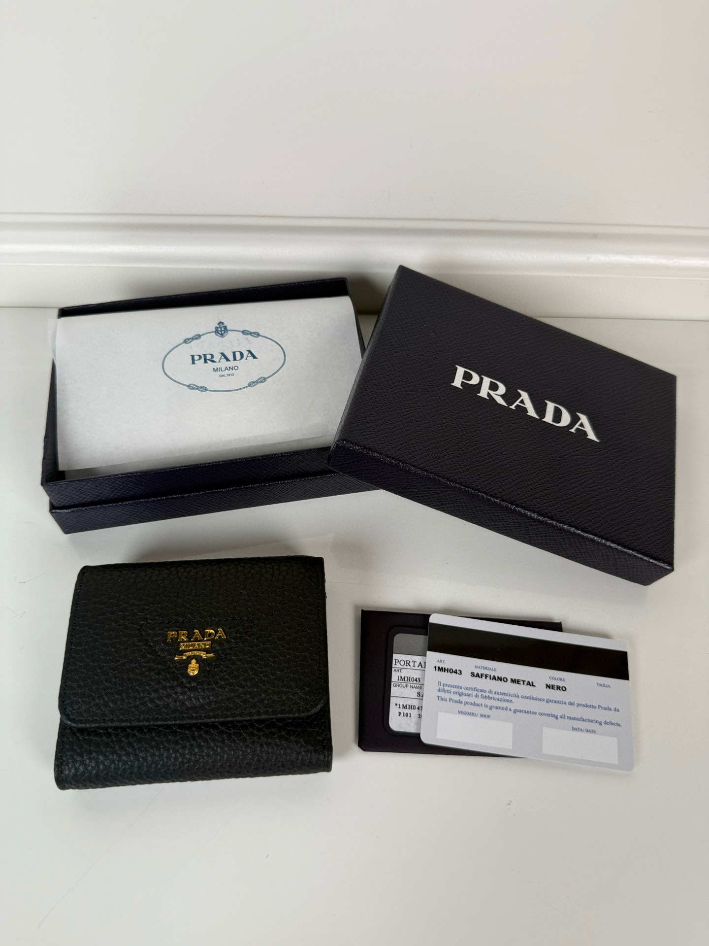 프라다 1MH043 여자 반지갑