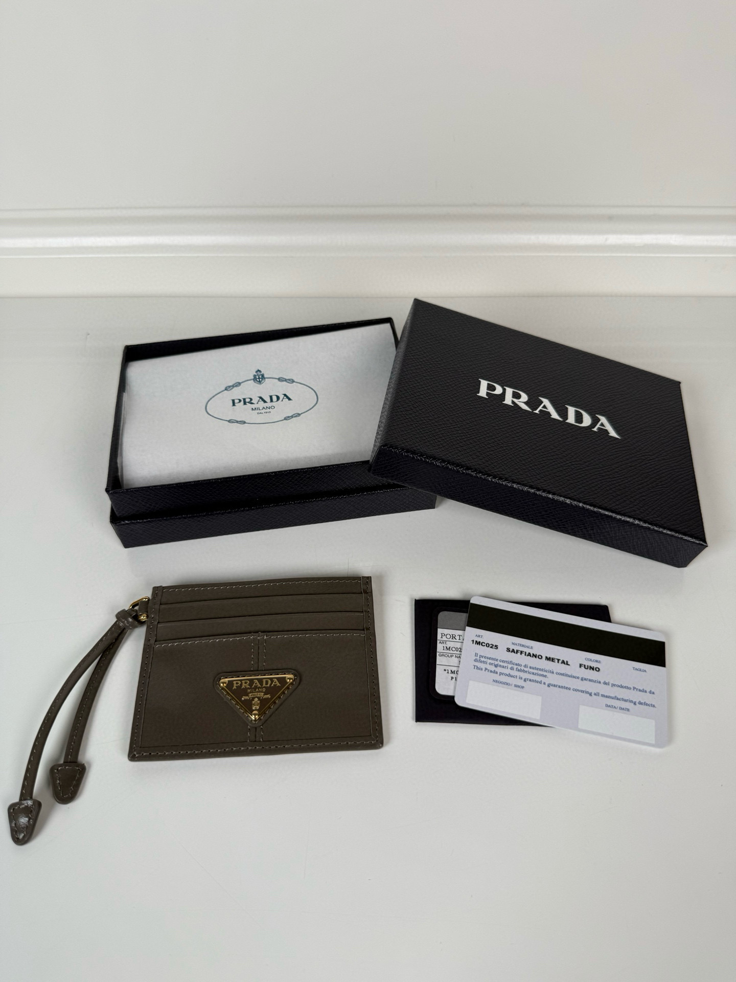 프라다 1MC025 남녀공용 카드지갑 머니클립