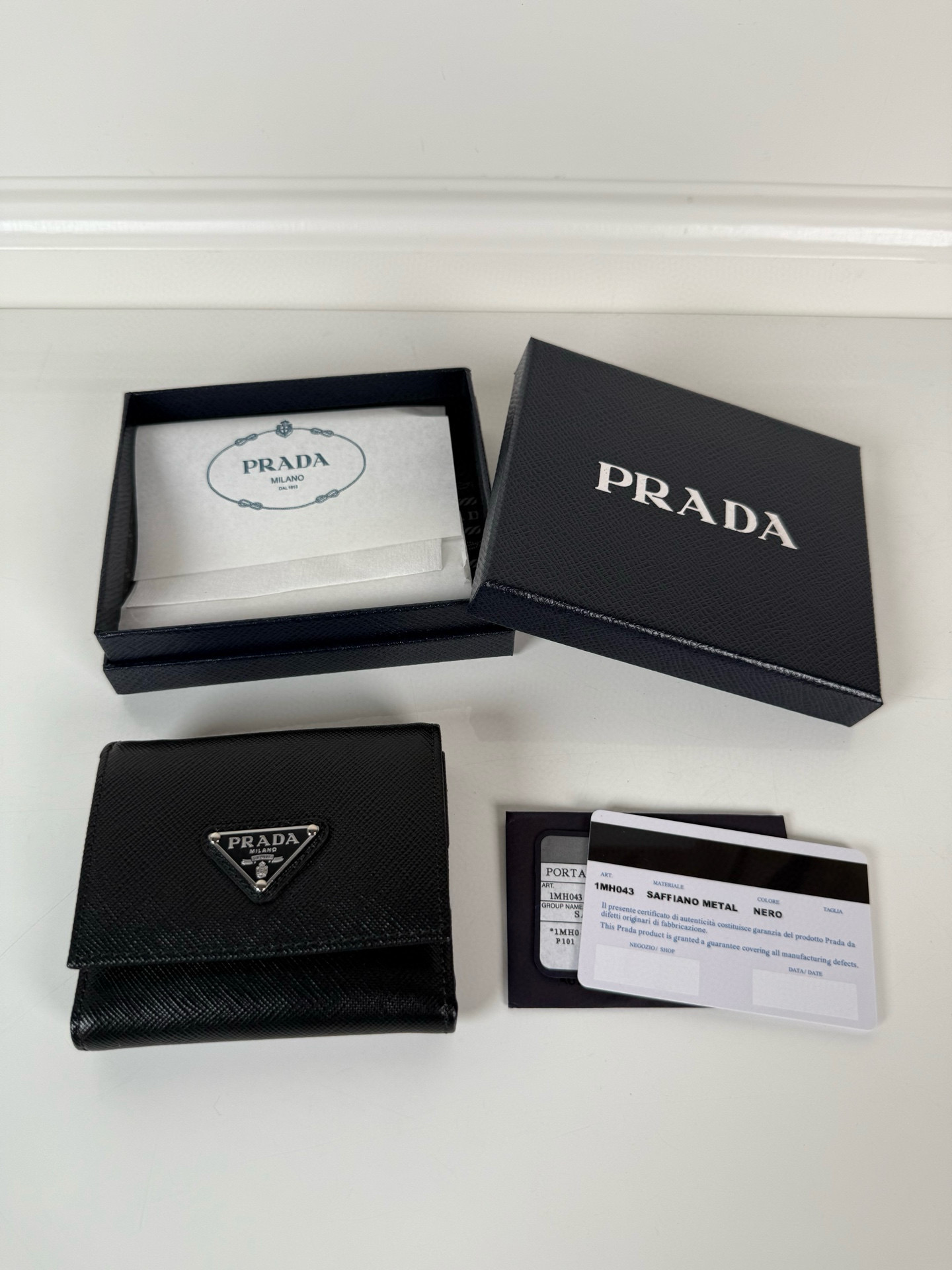 프라다 1MH043 여자 반지갑