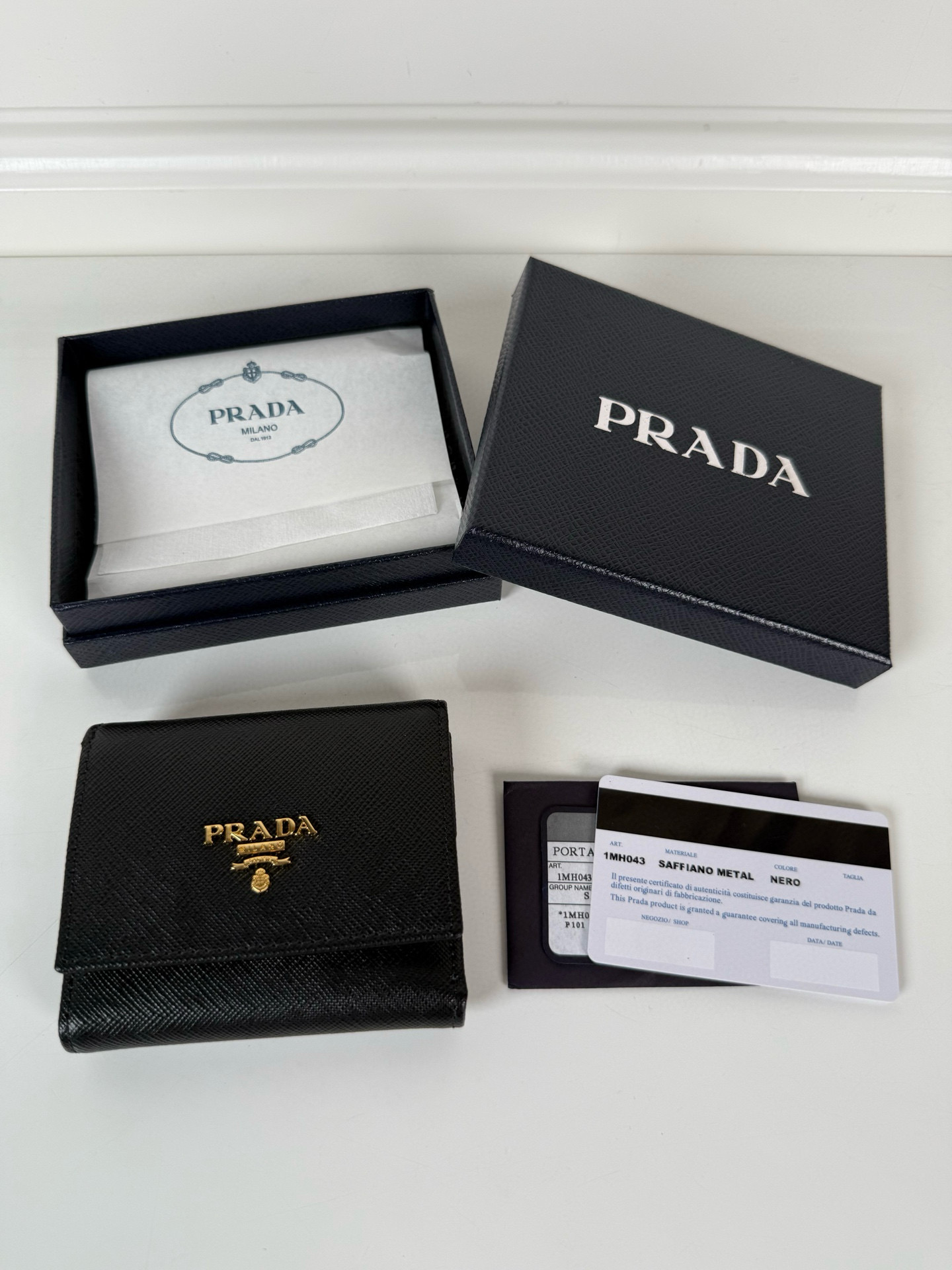 프라다 1MH043 여자 반지갑