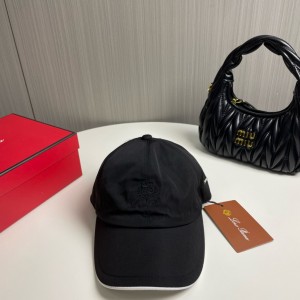 로로피아나 모자