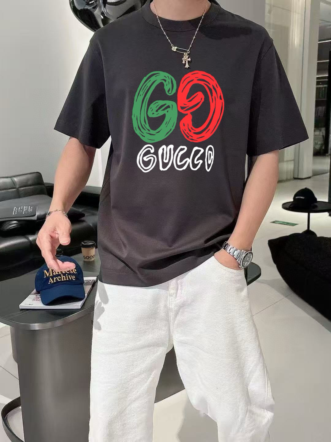 구찌 남자 반팔티