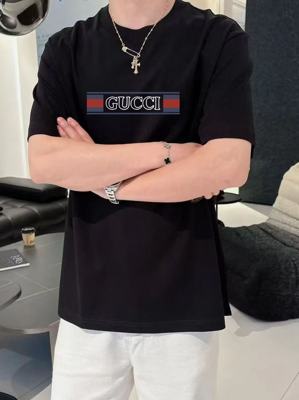 구찌 남자 반팔티