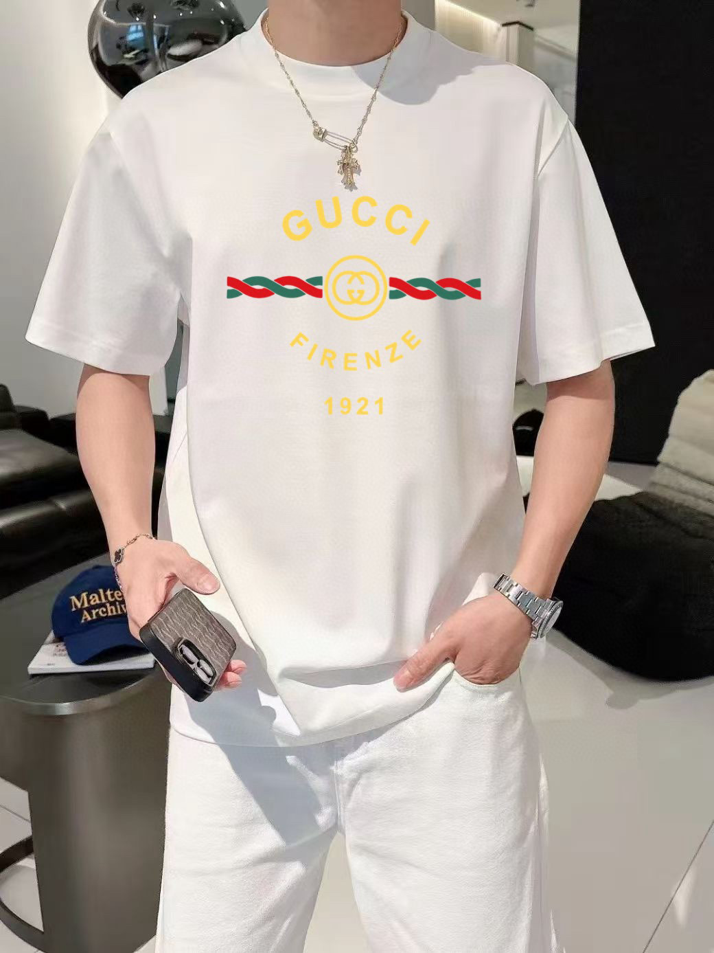 구찌 남자 반팔티