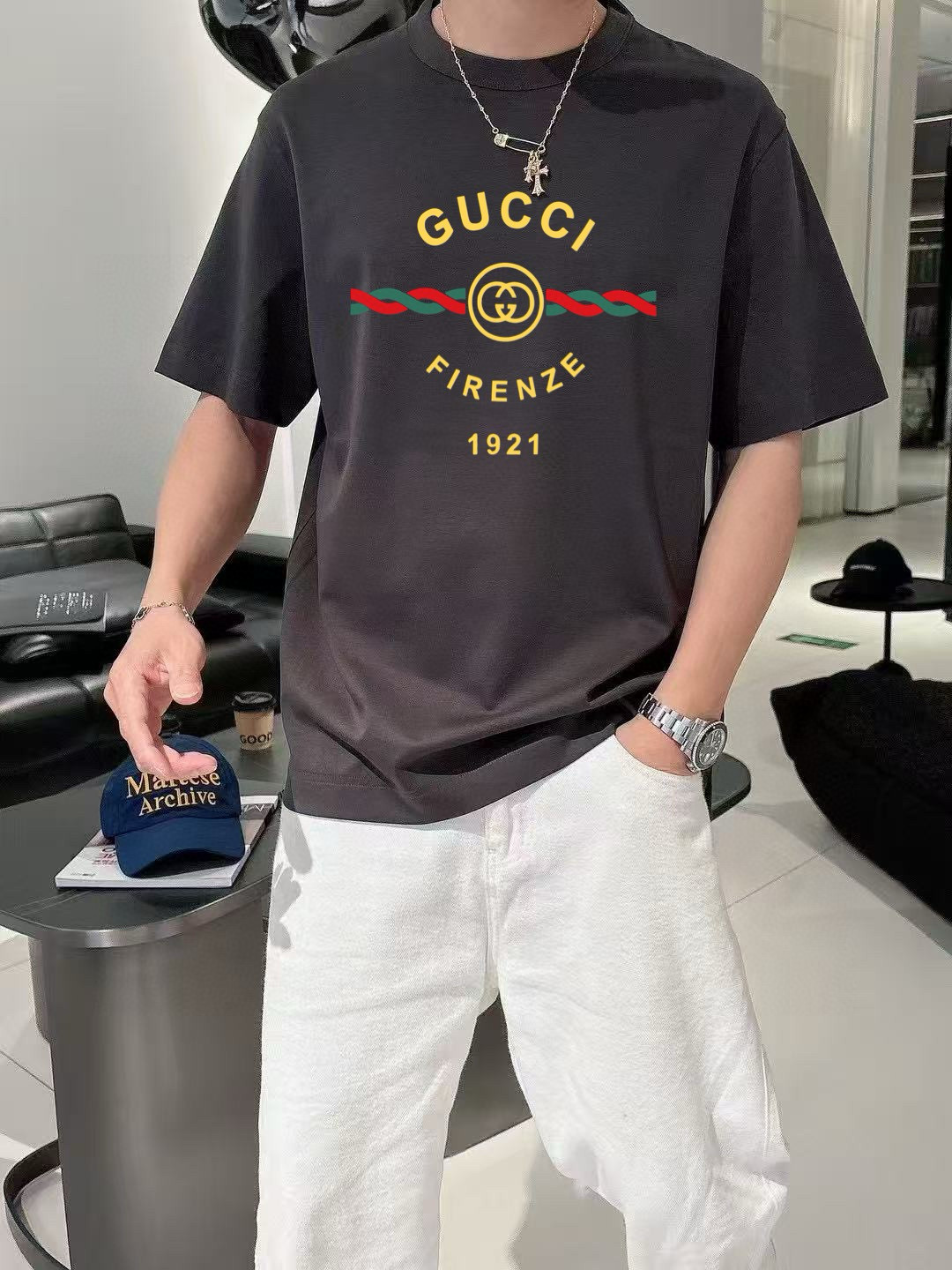 구찌 남자 반팔티