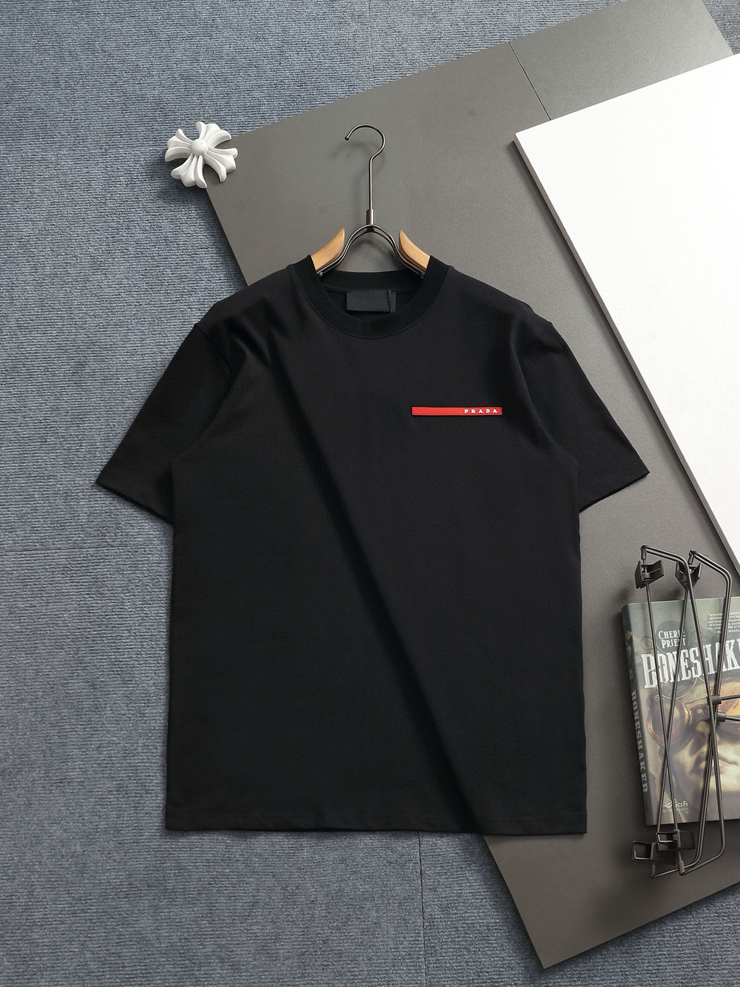 프라다 남자 반팔티