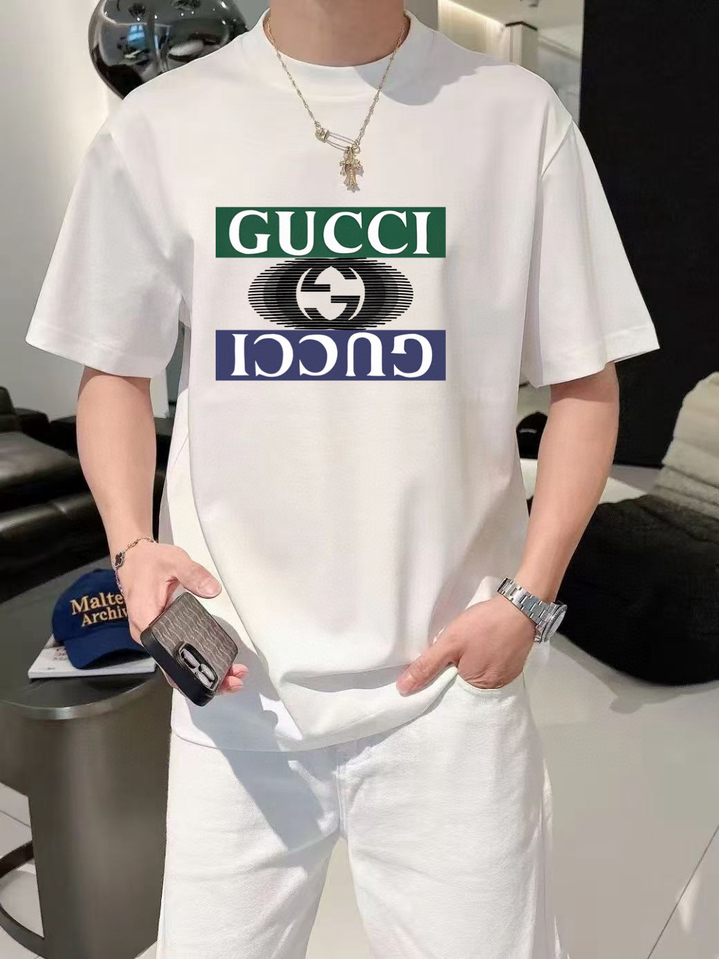 구찌 남자 반팔티