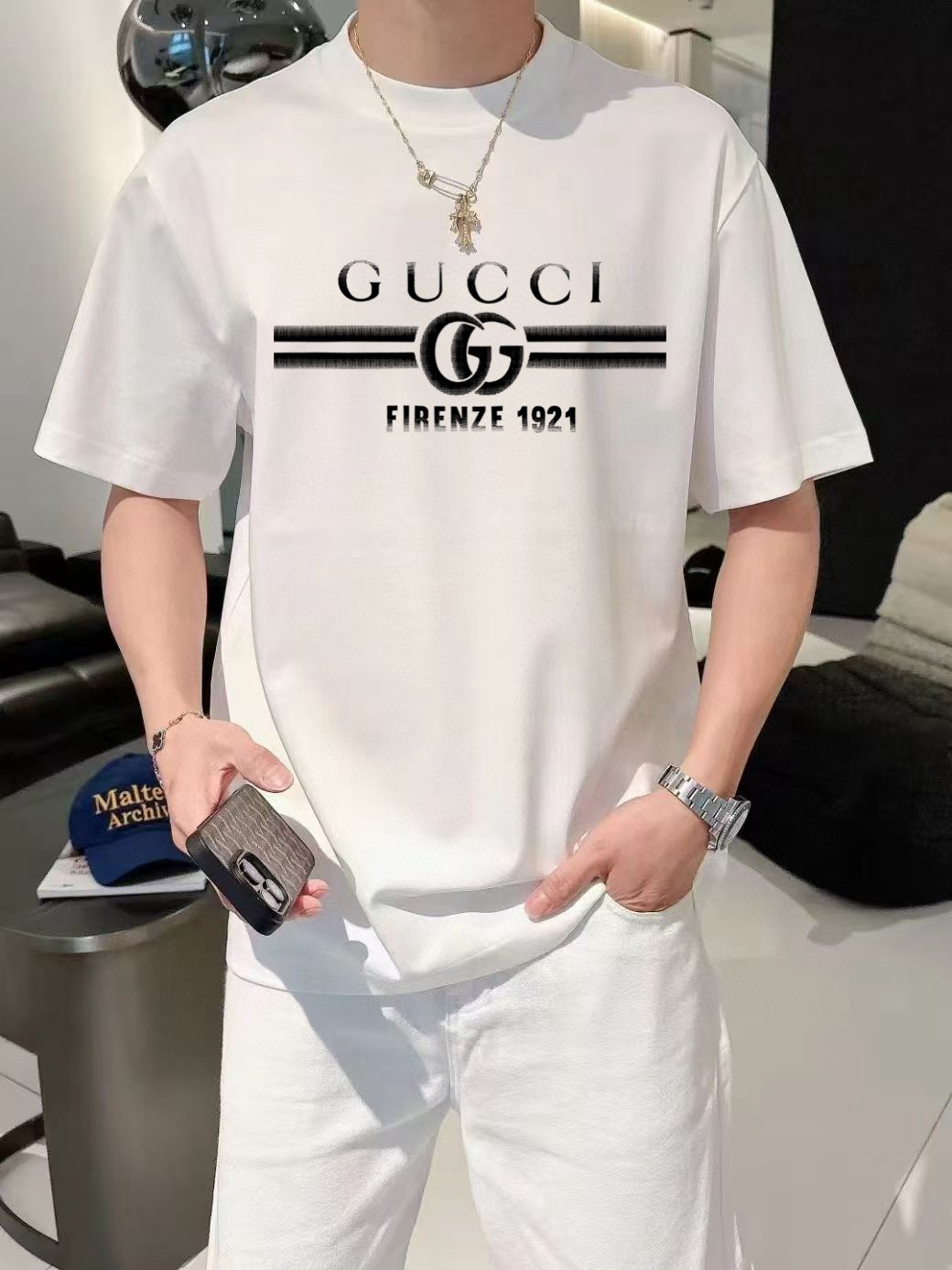 구찌 남자 반팔티