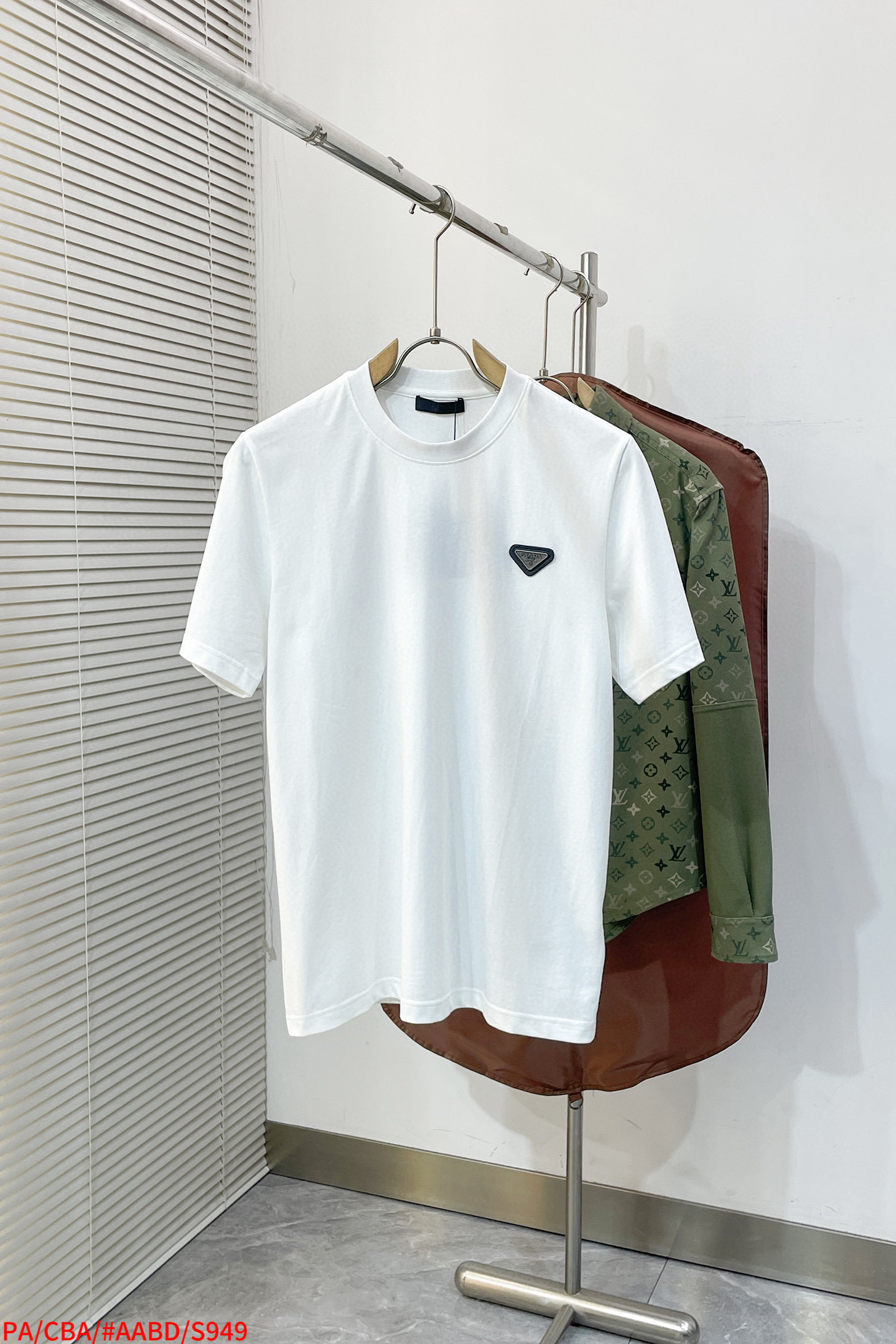 프라다 남자 반팔티