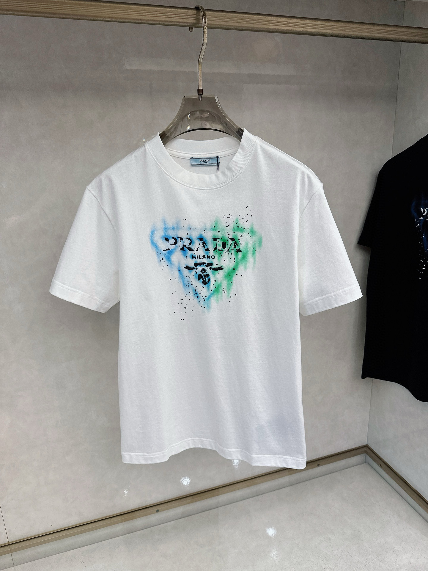 프라다 남자 반팔티