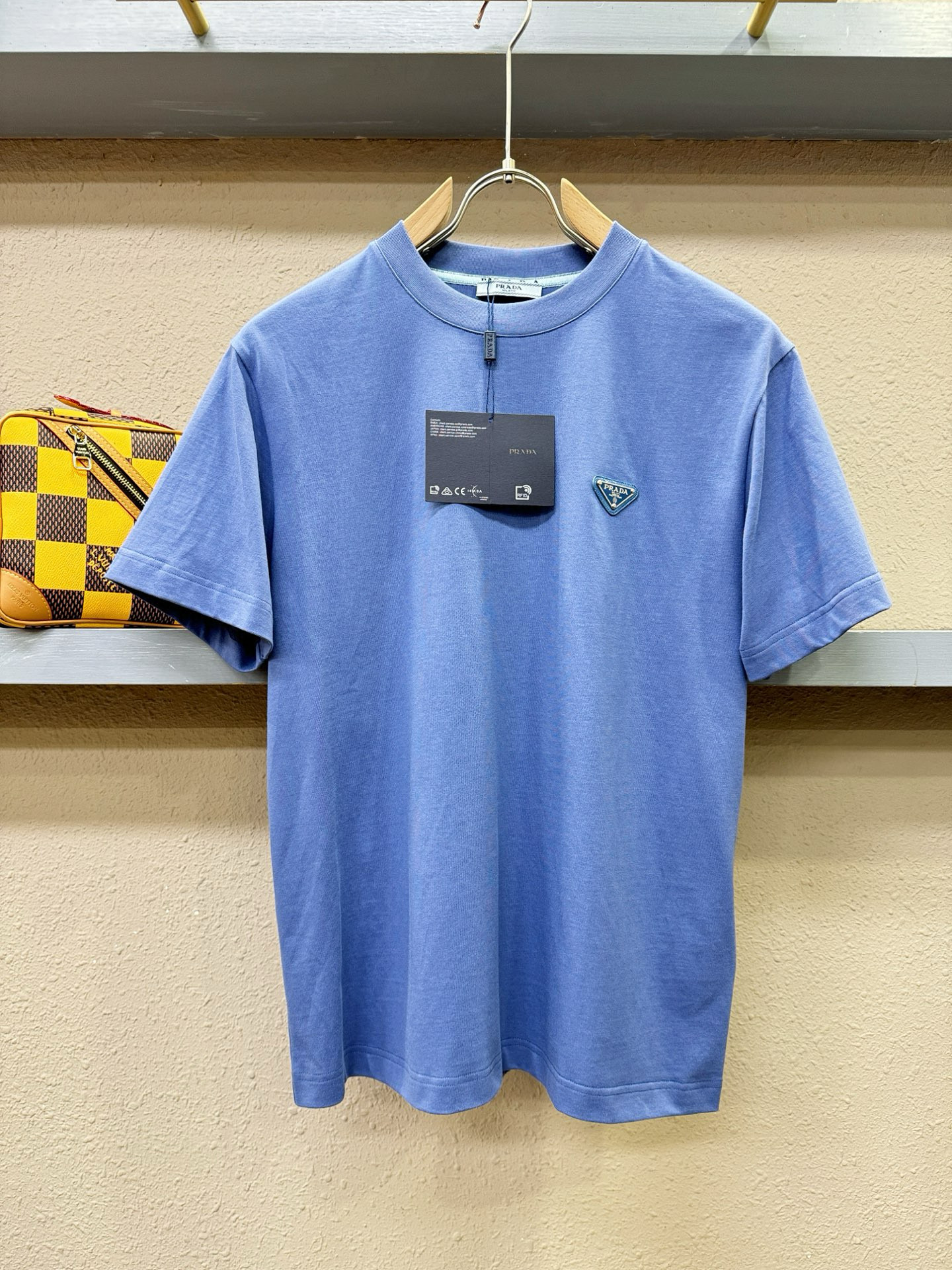 프라다 남자 반팔티