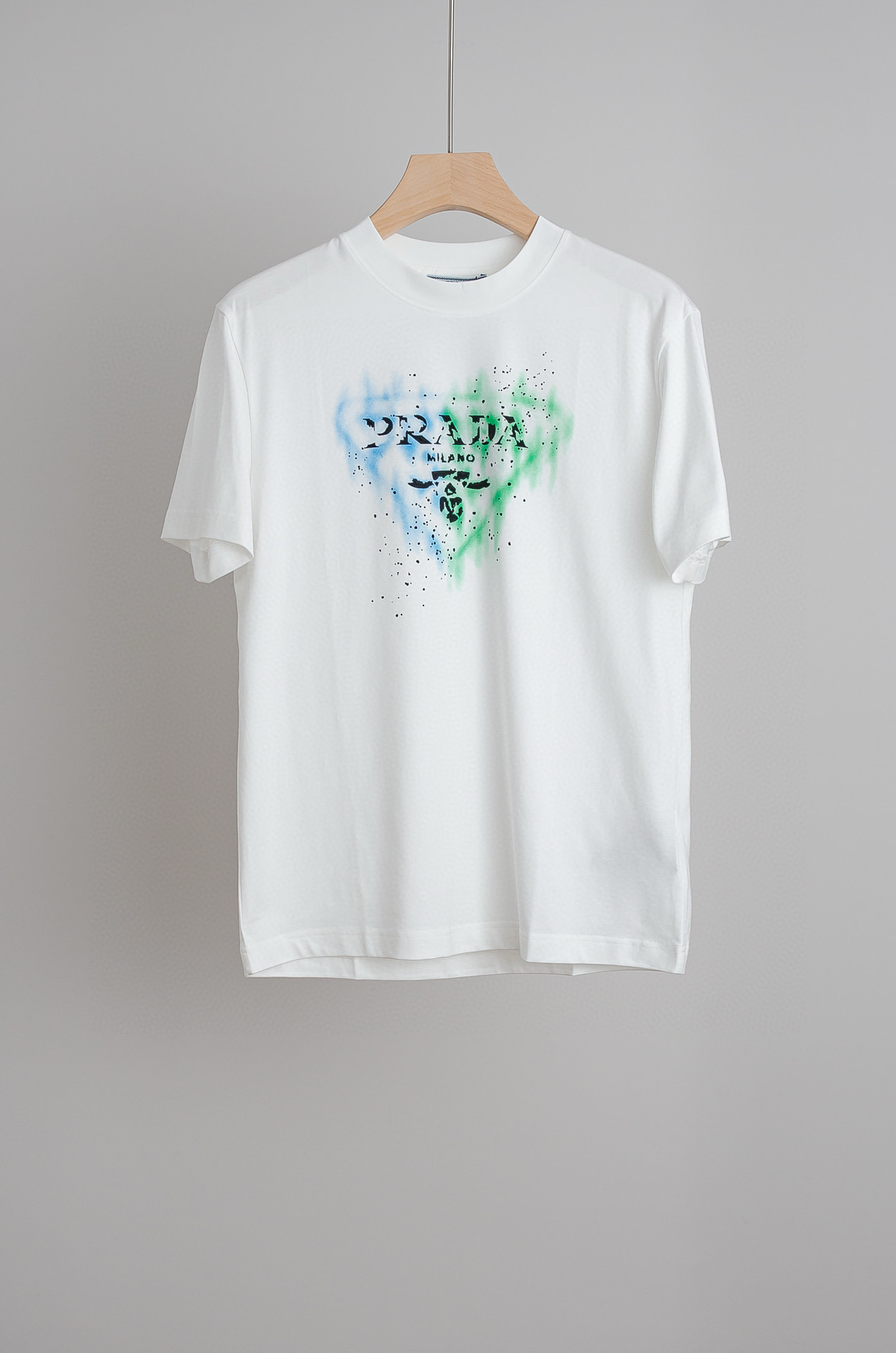 프라다 남자 반팔티