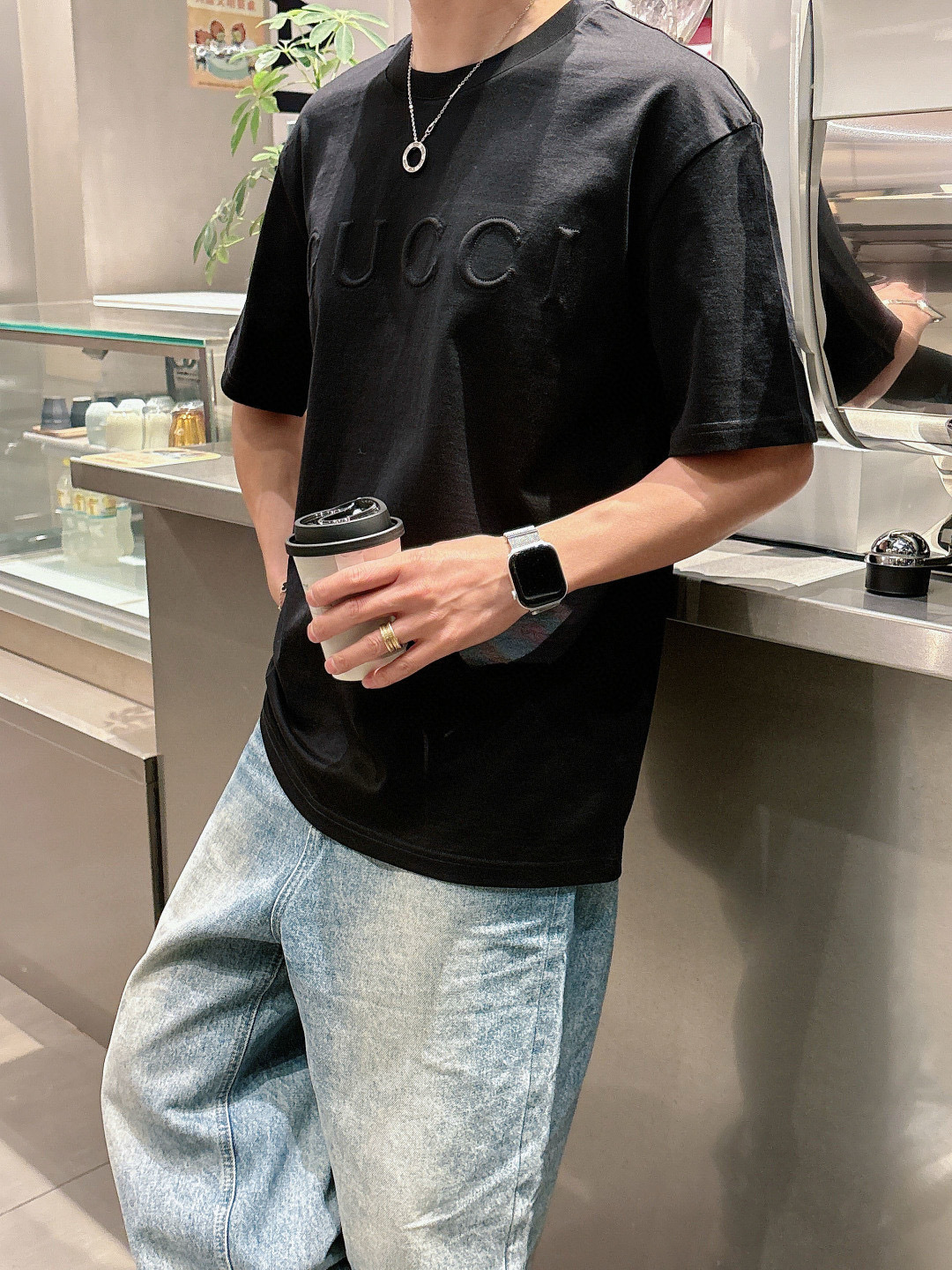 구찌 남자 반팔티