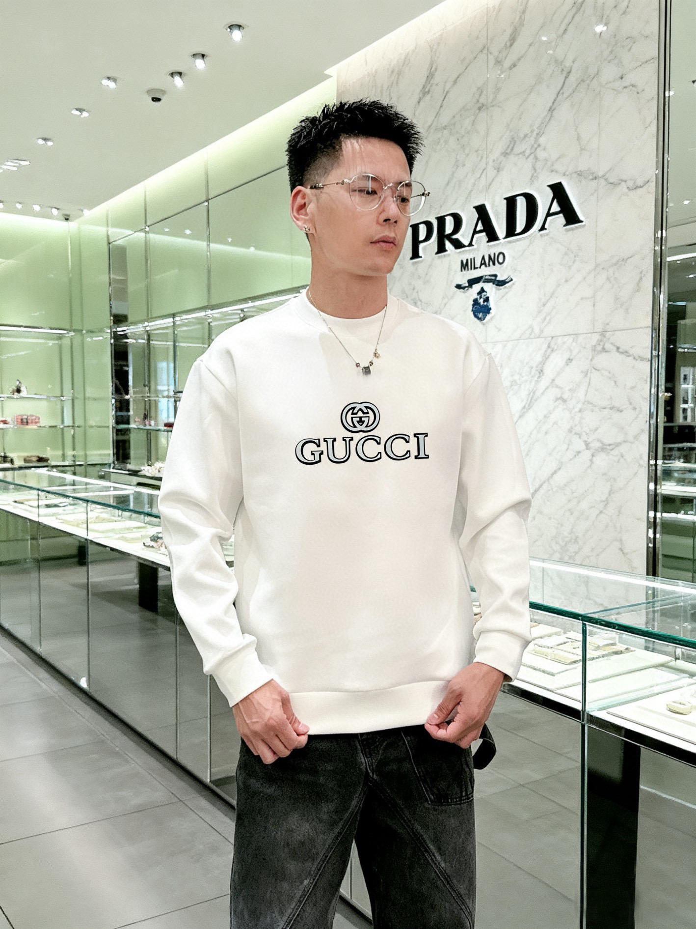 구찌 2컬러 남자 맨투맨