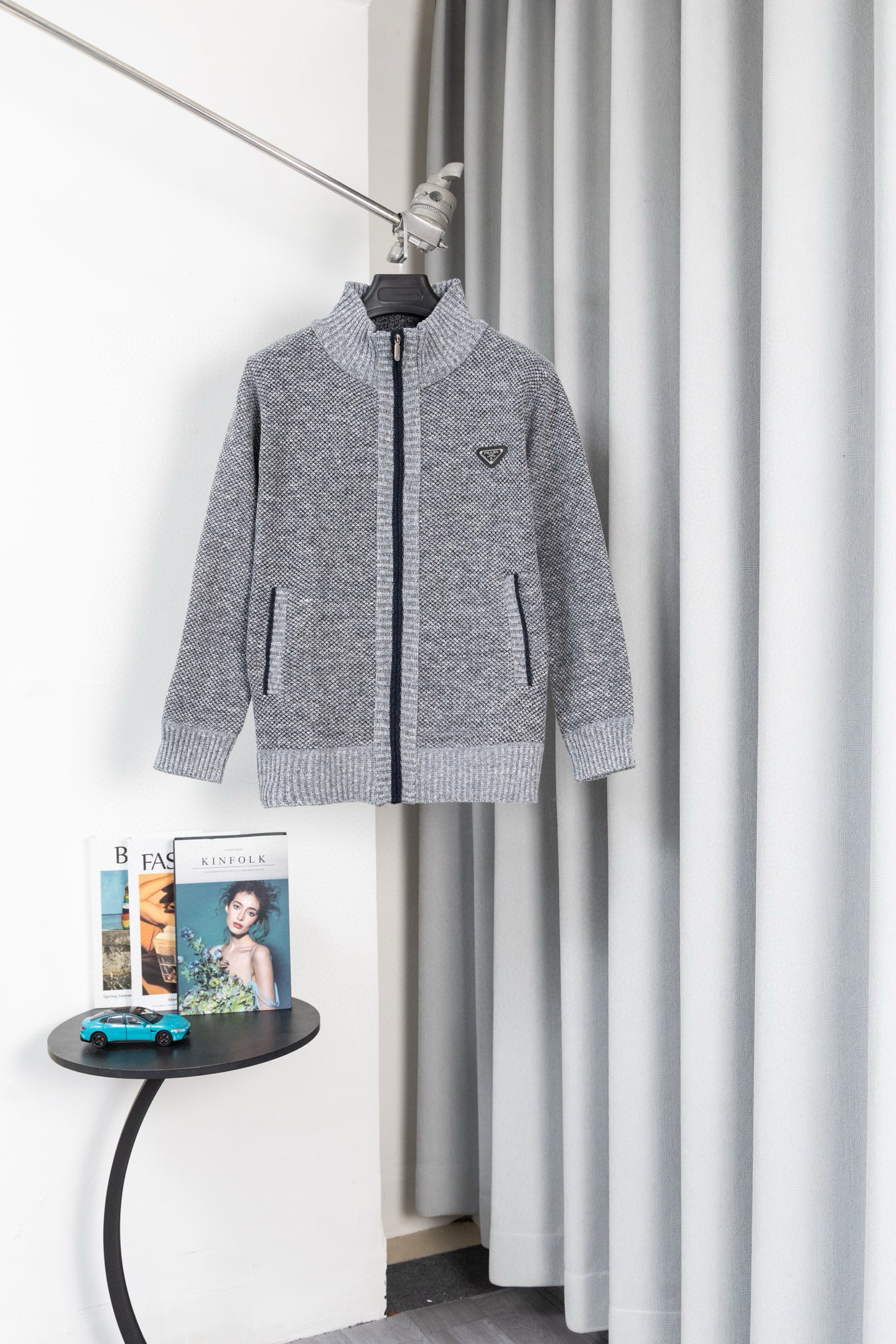 프라다 남자 가디건