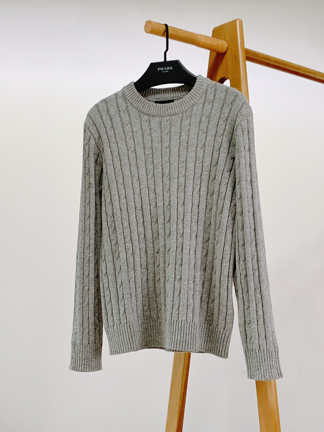 프라다 남자 니트