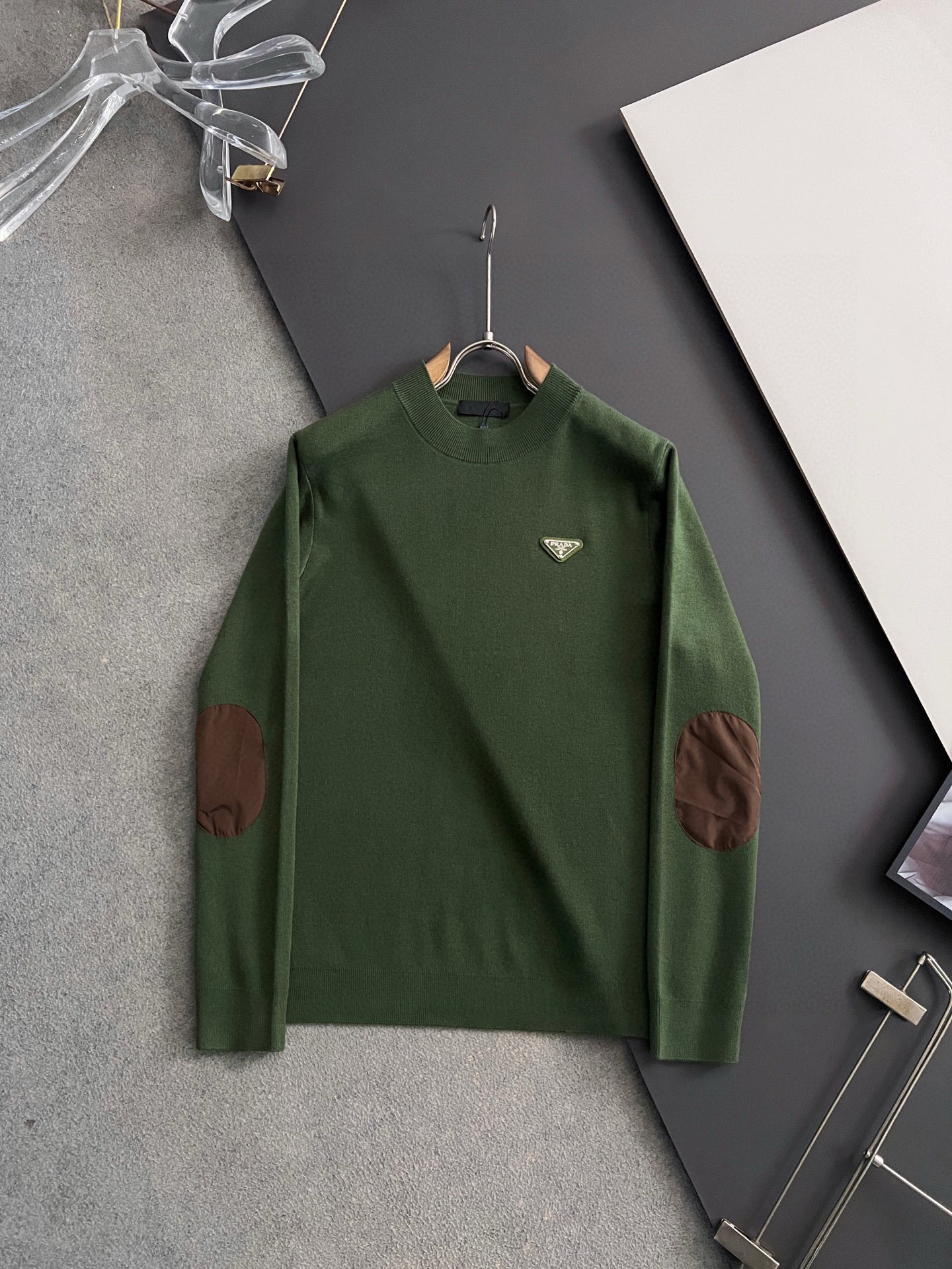 프라다 남자 니트