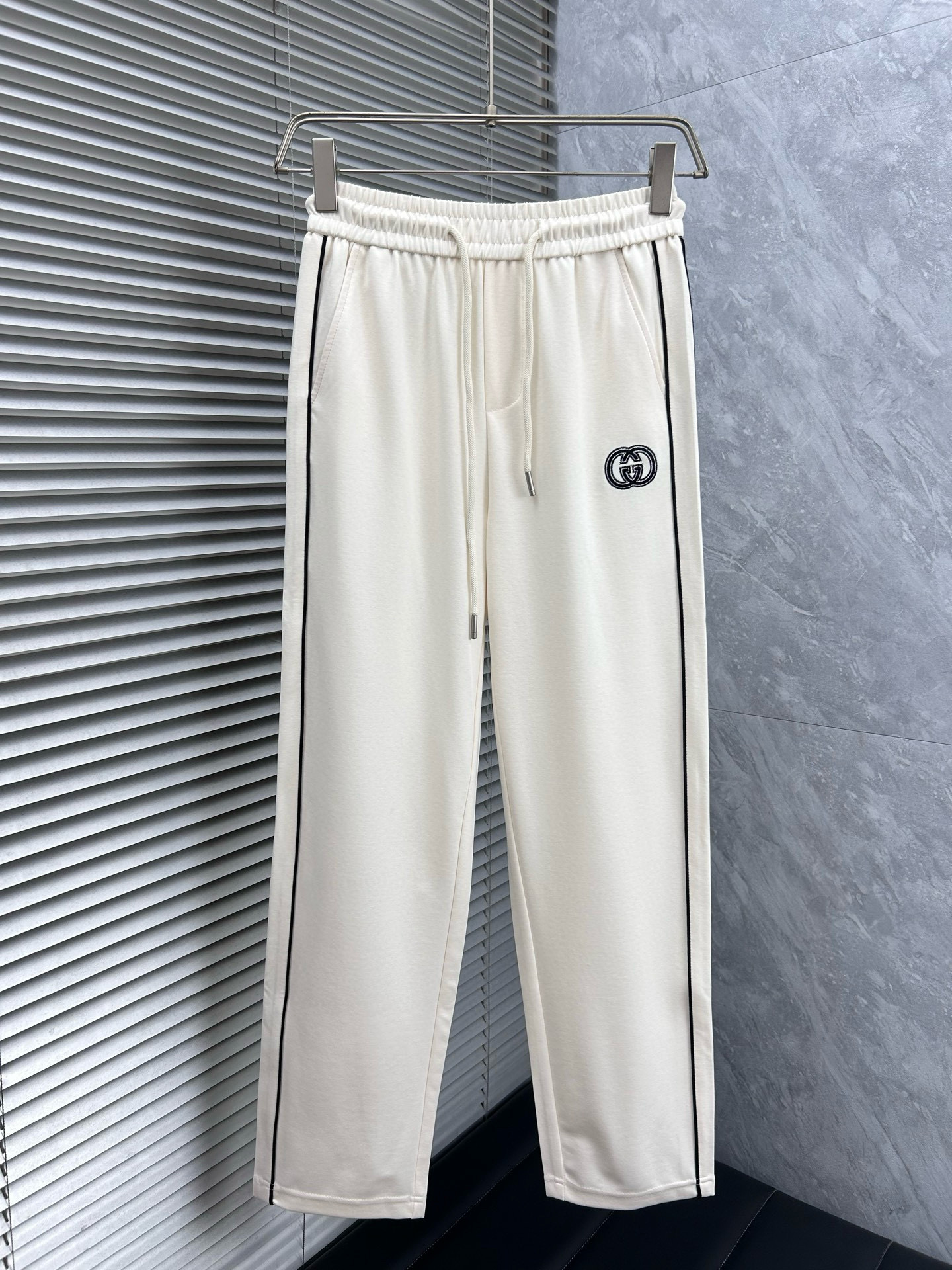 구찌 남자 바지