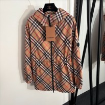 버버리 여자 자켓